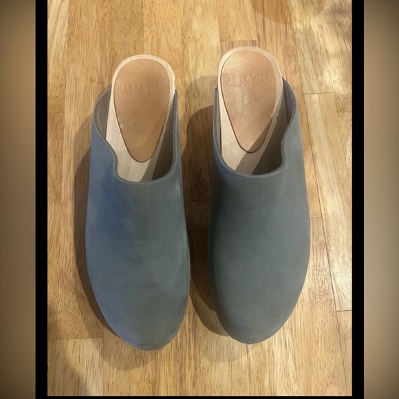 Bryr Shoes - Bryr Clogs Size 37 Sea Green Color